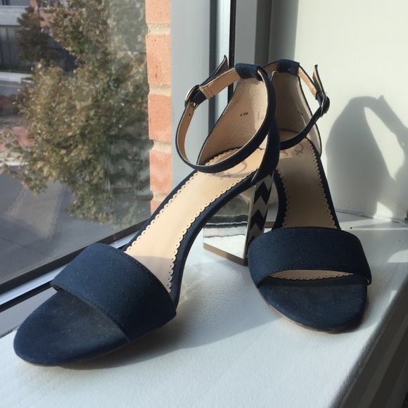 Chevron Heels - Picture 2 of 8